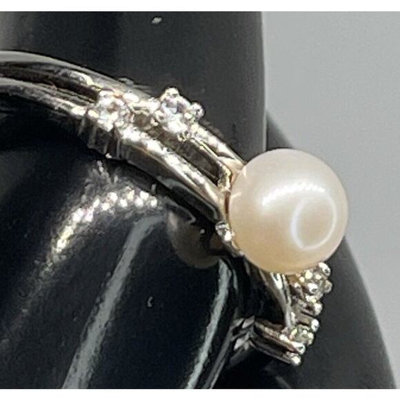Sterling Silver Pearl(5mm) Lab Sapphire Ring Stunning Luxury Chic (Size 7) NEW - Picture 3 of 16